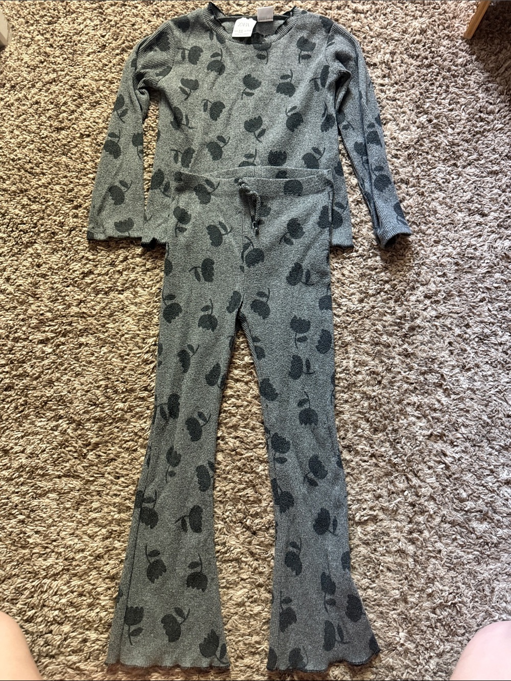 ZARA Kids Gray Floral ribbed Set